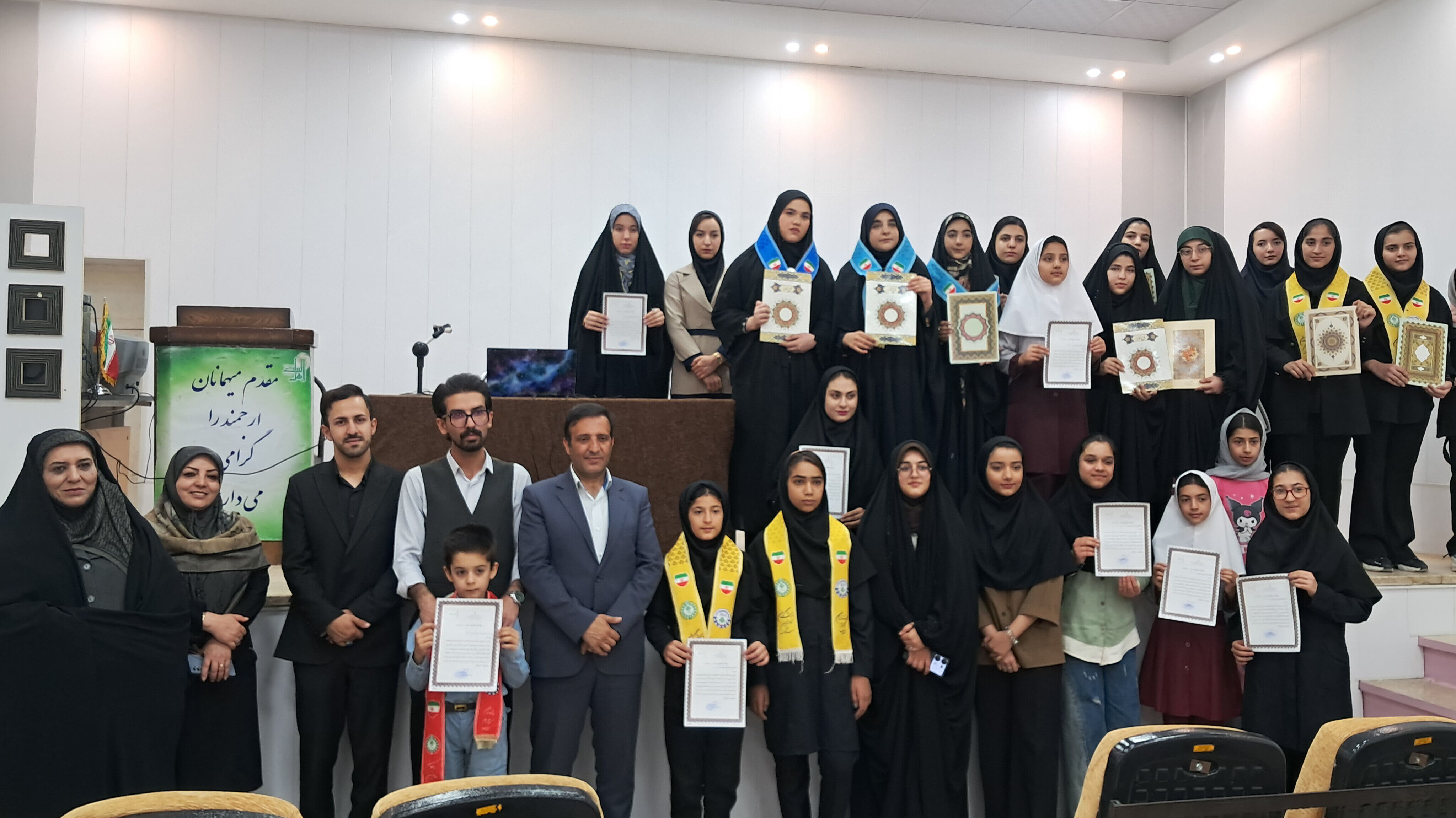 تقدیر از راویان کوچک اتفاقات بزرگ