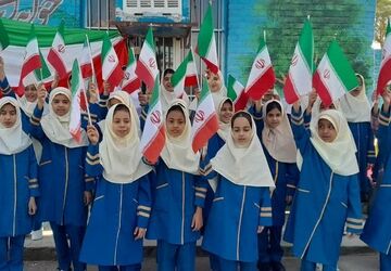 مهر در زارچ با شور دانش‌آموزی آغاز شد