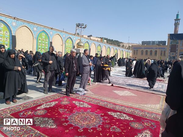 خروشِ بصیرت در صحن امامزاده جعفر (ع)؛ تالار قرآن پیشوا گنجایش دریای سوگواران مقتدا را نداشت