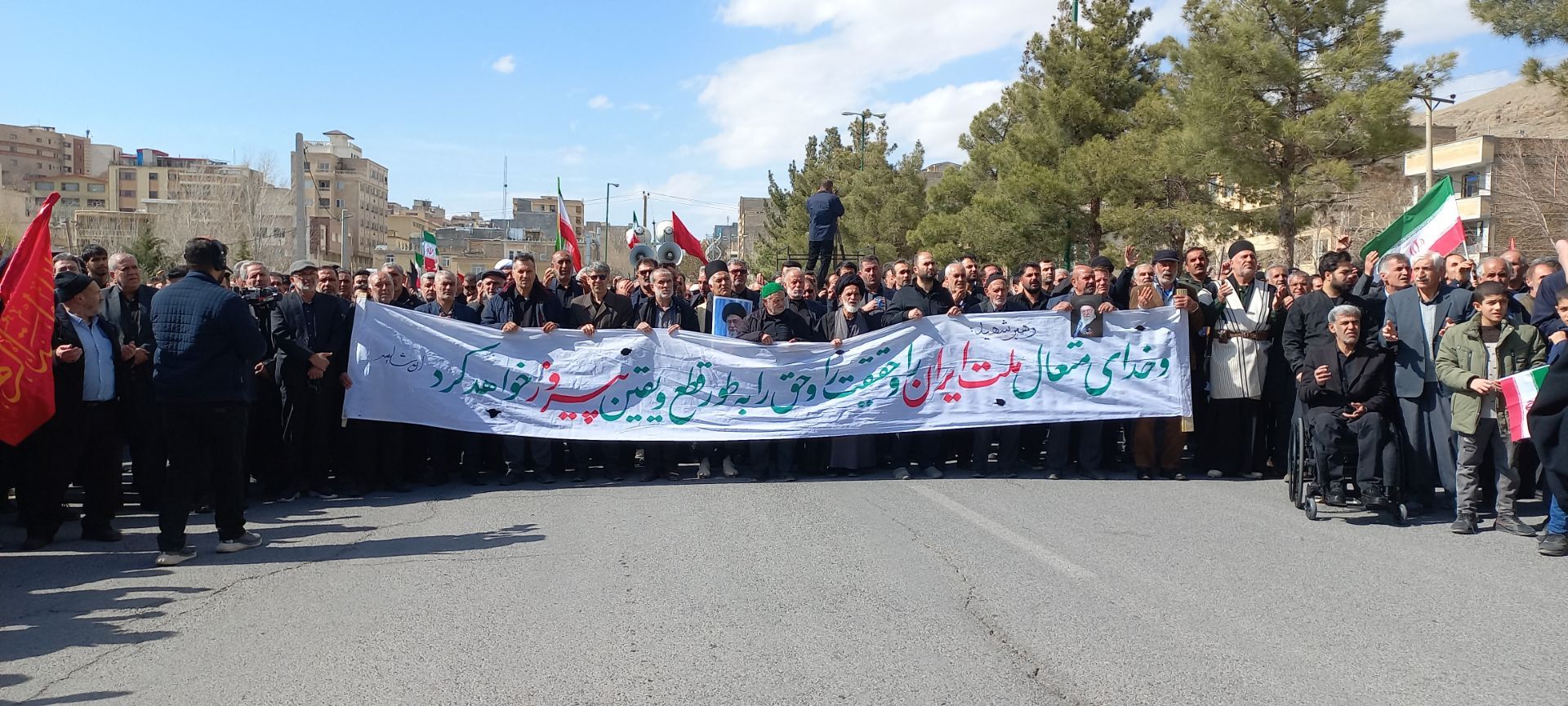 تشییع باشکوه پیکر مطهر شهید اردشیر رئیسی 