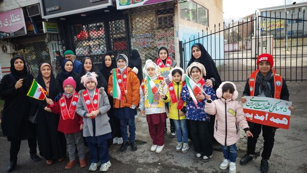 راهپیمایی 22 بهمن در مه ولات 