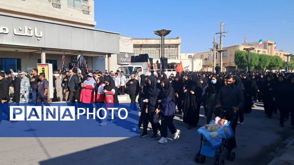 تشییع باشکوه شهید گمنام با بدرقه پرشور دانش‌آموزان