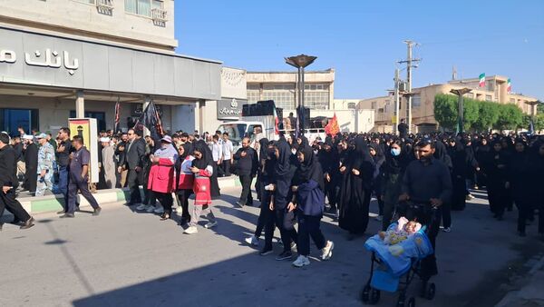 تشییع باشکوه شهید گمنام با بدرقه پرشور دانش‌آموزان