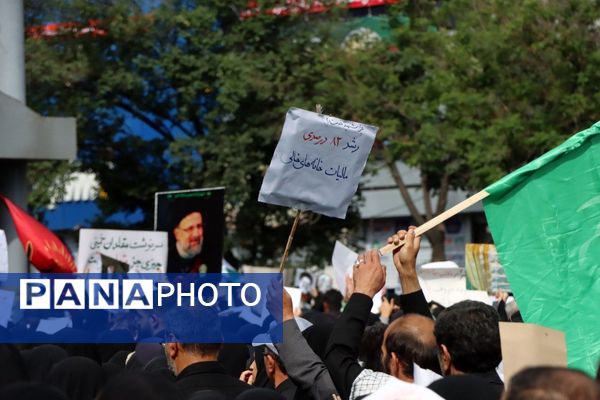 سیل خروشان زائران و مجاوران رضوی در مراسم تشییع پیکر شهدای خدمت