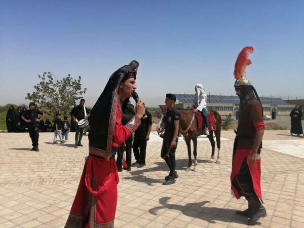 تعزیه‌خوانی اباعبدالله الحسین در روز عاشورای حسینی در روستای نقاب