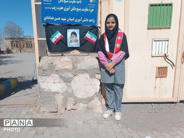 فضای سازی معنوی مدرسه «شهید خدادادی ۱ » در بزرگداشت شهادت رهبر معظم انقلاب