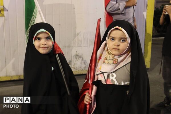 حضور مربیان، اولیا و دانش‌آموزان آموزش و پرورش ناحیه 2 تبریز در آیین سالگرد شهادت امام سجاد(ع)