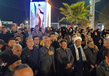 ۴۰ روز ایستادگی مقاومت و حضور آگاهانه مردم در صحنه و برگزاری مراسم  اربعین رهبر شهید  در میدان امام خمینی شهرستان کوهدشت 
