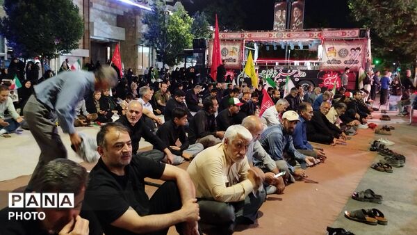از شب اول تا شب صدوبیست وهفتمین نیشابور همچنان در سوگ رهبر شهید