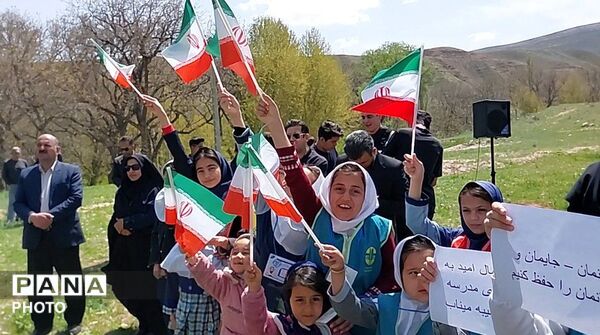 غرس ۲۰۰ نهال در پویش کاشت نهال امید شهرستان شیروان 