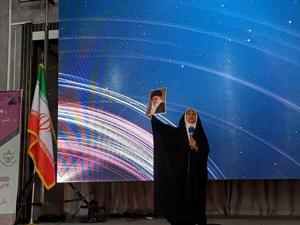 تجلیل از برگزیدگان 2 جشنواره پرورشی در شهرستان زرقان 