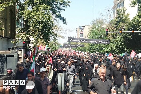 مراسم وداع و بدرقه آقای شهید ایران در مصلی امام خمینی (ره)