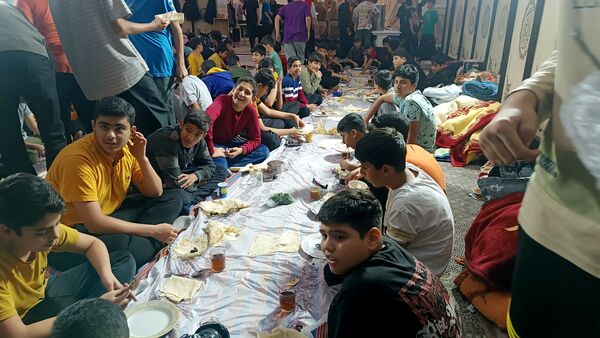 افطاری دومین روز اعتکاف دانش آموزی «سه روز در بهشت»