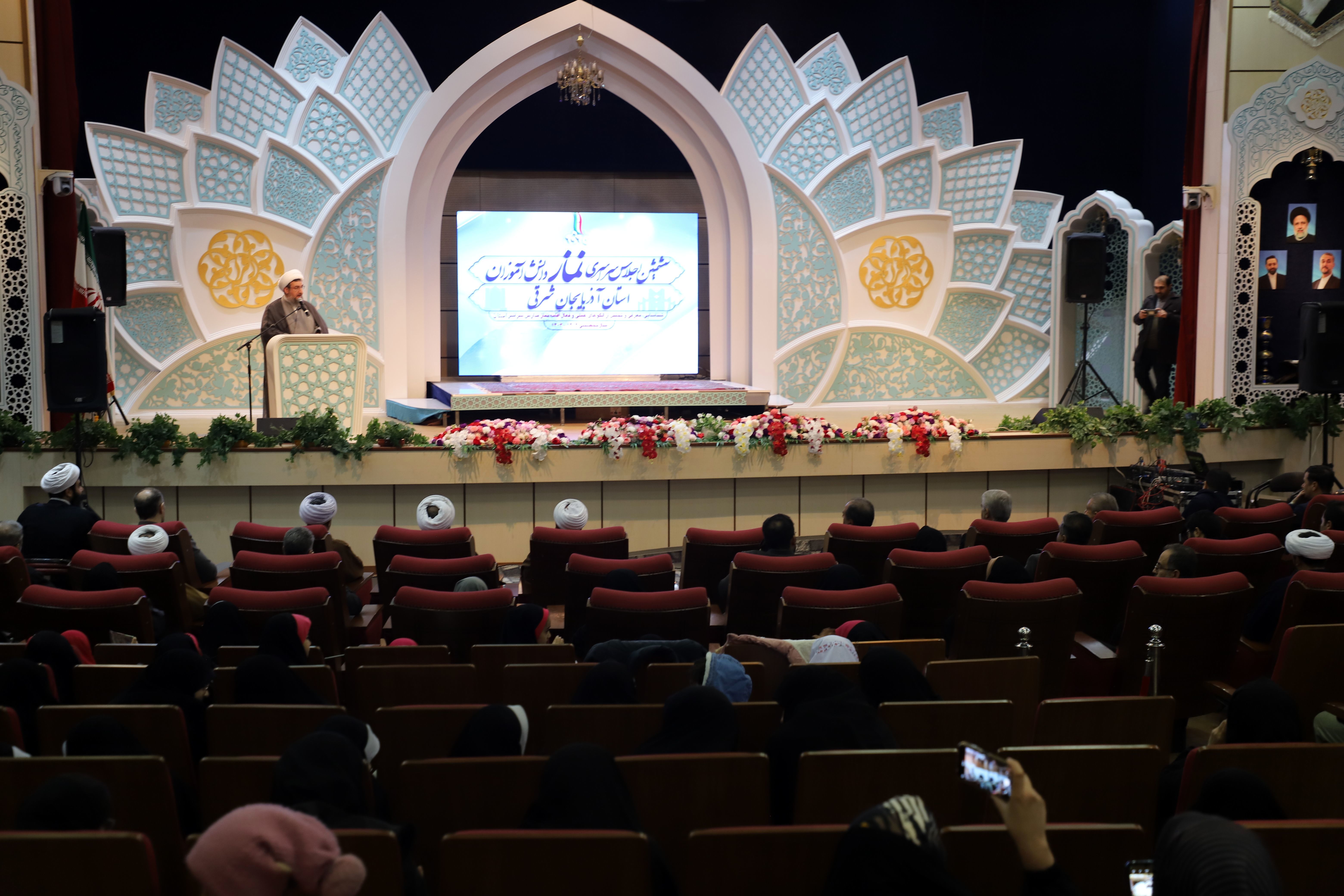 نماز نقش مهمی در سیاستگذاری‌های دینی و اخلاقی دارد