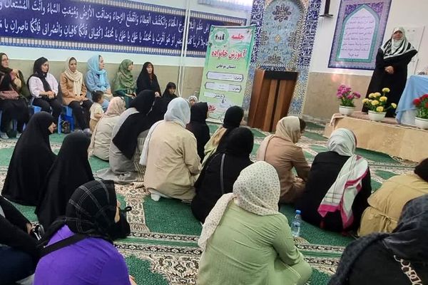 برگزاری جلسه آموزش خانواده در دبستان موجانی ناحیه 2 شهرری 