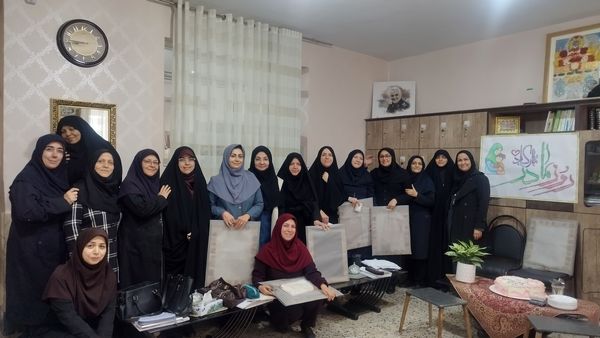 روز شاد و خاطره‌انگیز دانش‌آموزان در دبیرستان شاهد تکتم