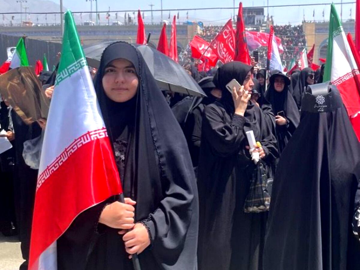 مراسم وداع رهبر ما با دیگر رهبران جهان متفاوت است