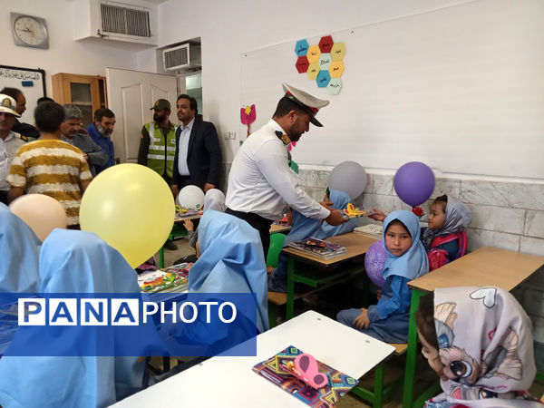 حضور مسئولان شهرستان جعفرآباد قم در دبستان حضرت زینب(س)