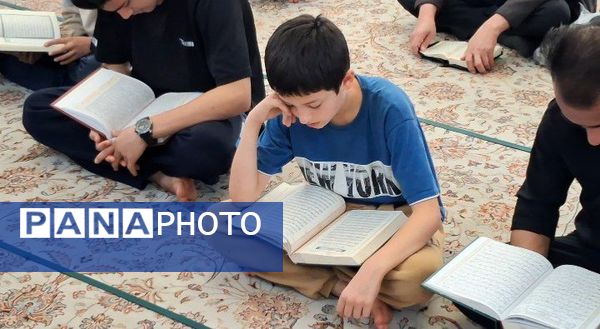 محفل قرآنی معتکفین مسجد جامع کاشمر