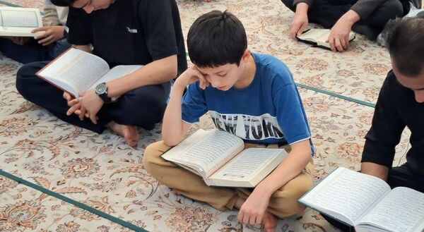 محفل قرآنی معتکفین مسجد جامع کاشمر