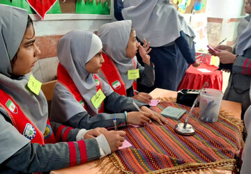 دانش‌آموزان دبستان نیایش با رأی خود آینده مدرسه را رقم زدند