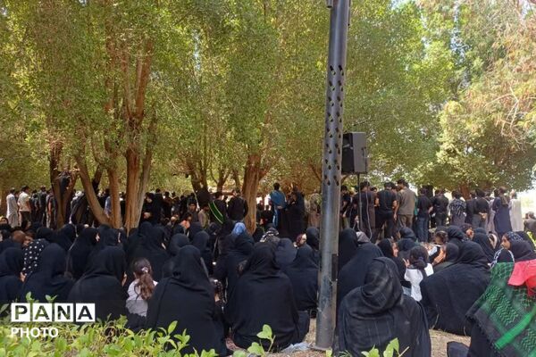 مراسم عاشورای حسینی در گلزار شهدای رودبار جنوب 