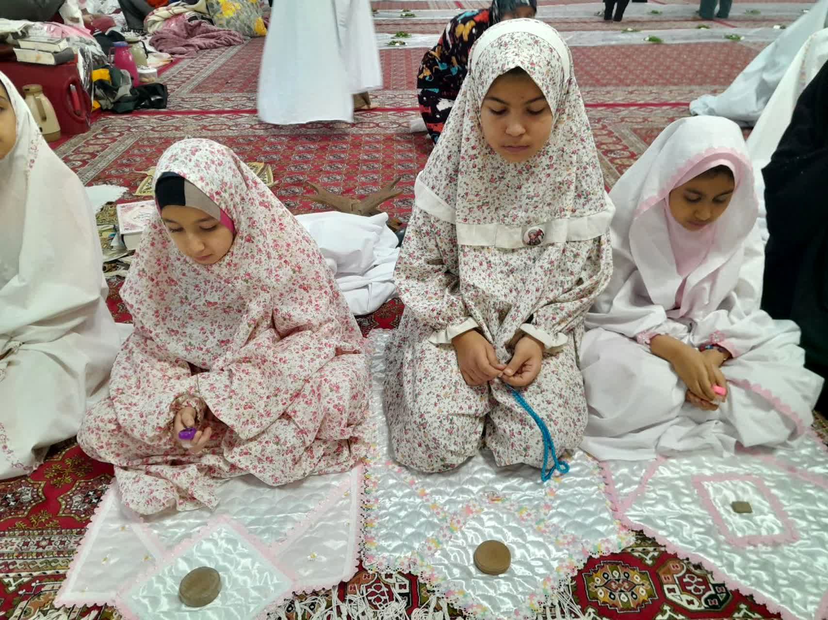 برگزاری مراسم معنوی اعتکاف مادر و دختری در مسجد امام حسن(ع) گالیکش