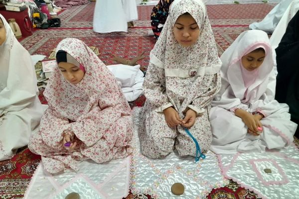 برگزاری مراسم معنوی اعتکاف مادر و دختری در مسجد امام حسن(ع) گالیکش