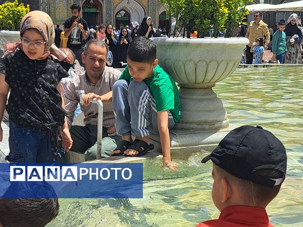 روز دحوالارض در حرم امام مهربانی‌ها