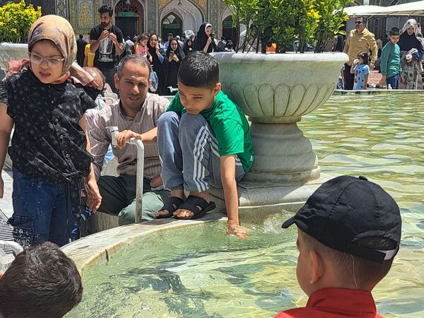 روز دحوالارض در حرم امام مهربانی‌ها