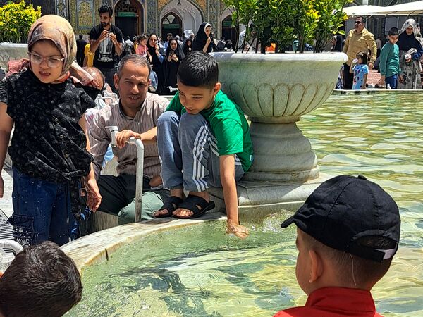 روز دحوالارض در حرم امام مهربانی‌ها