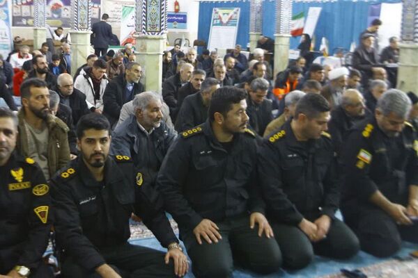 تجدید بیعت مسئولان فیروزکوه با آرمان‌های شهدا در دهه فجر