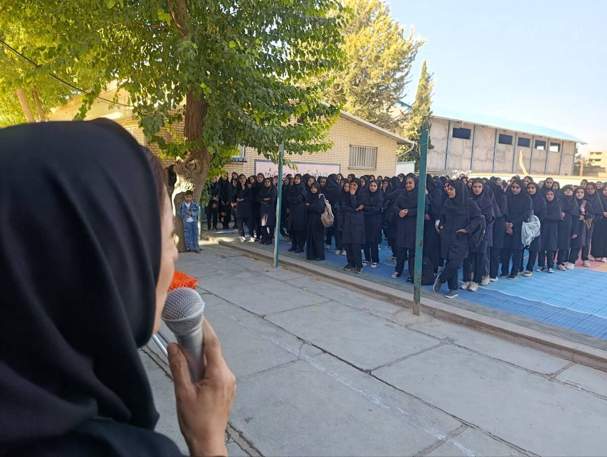 زنگ آغاز سال تحصیلی در مدرسه عشایری خدیجه کبری ناحیه 2 خرم‌آباد به صدا درآمد