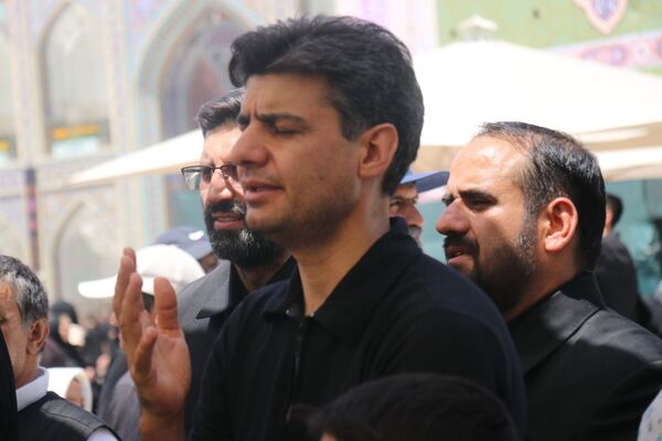 حرم مطهر رضوی غرق در ماتم اباعبدالله الحسین(ع)