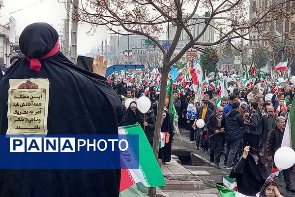 تجدید میثاق مردم ولایتمدار قرچک در راهپیمایی ۲۲ بهمن