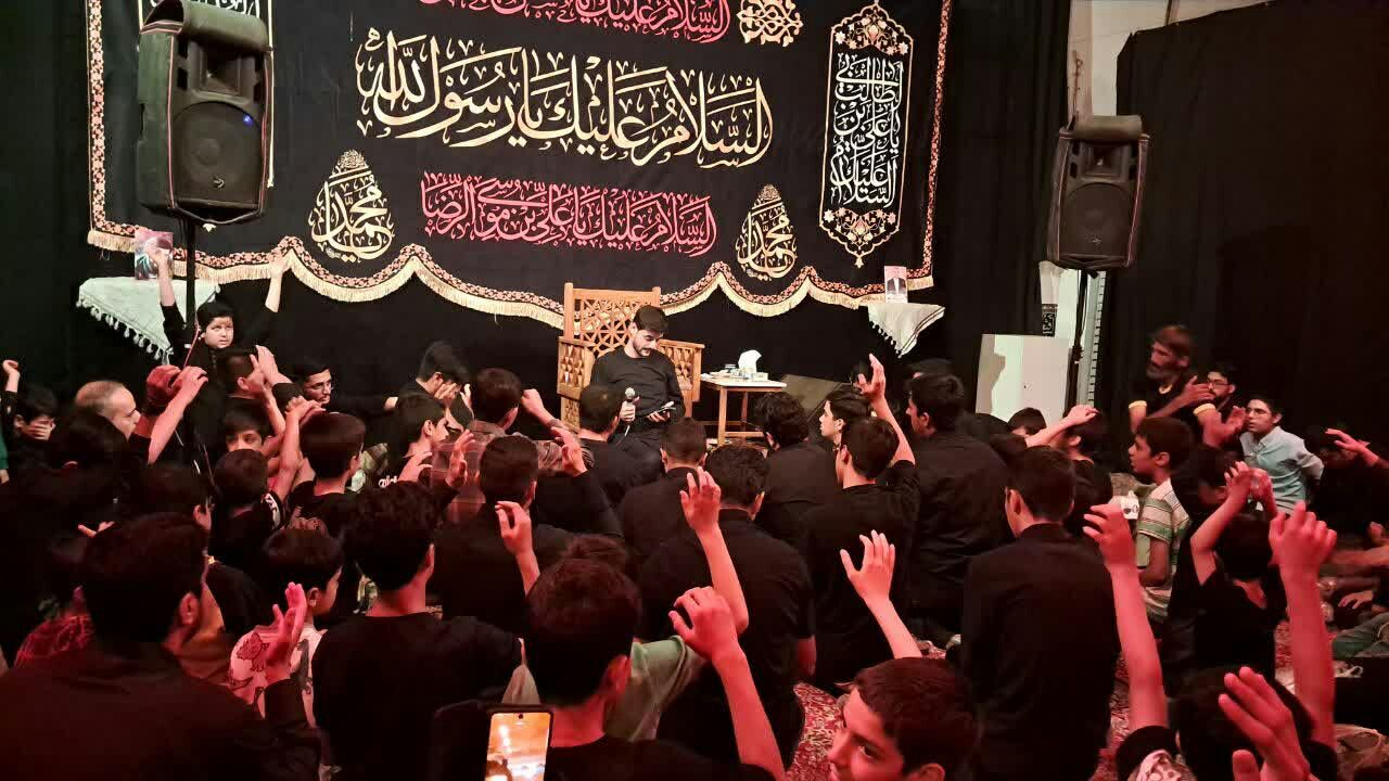 مراسم عزاداری شب شهادت امام حسن عسکری (ع) در امامزاده سید حمزه 