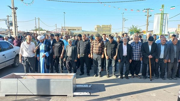 تشییع پیکر مادر شهید «حسن محمدی» در جعفریه قم