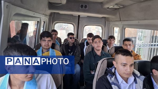 بدرقه دانش‌آموزان پسر عمره‌گذار کهگیلویه و بویراحمد 