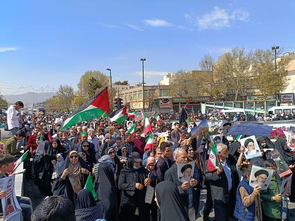 راهپیمایی باشکوه روز جهانی قدس در جوار بارگاه رضوی