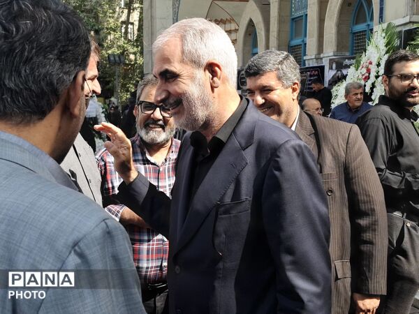 وداع با مادری که سه شهید پروراند و پس از سال ها فراق به آغوش فرزندانش بازگشت
