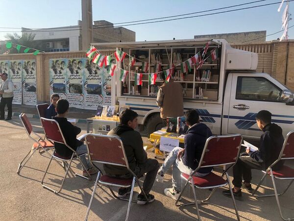 نواخته شدن زنگ گلبانگ انقلاب اسلامی در دبیرستان خوروش2 کارون
