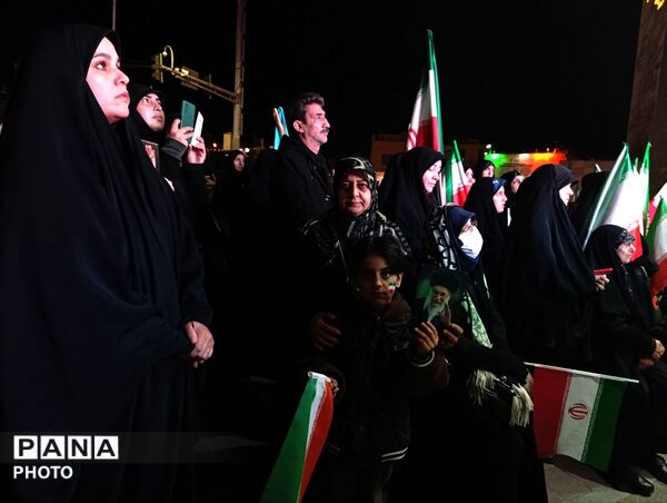 حماسه همدلی ملت در مشهد مقدس