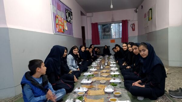 برگزاری محافل انس با قرآن و مراسم افطاری در مدارس شهرستان ملارد 