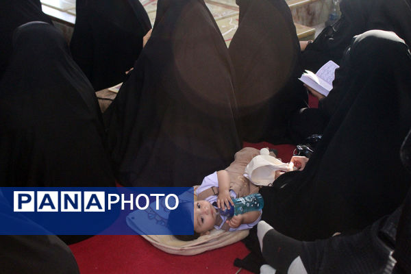 زمزمه عاشقانه دعای عرفه در یادمان 14 شهید گمنام کوه خضر نبی(ع)