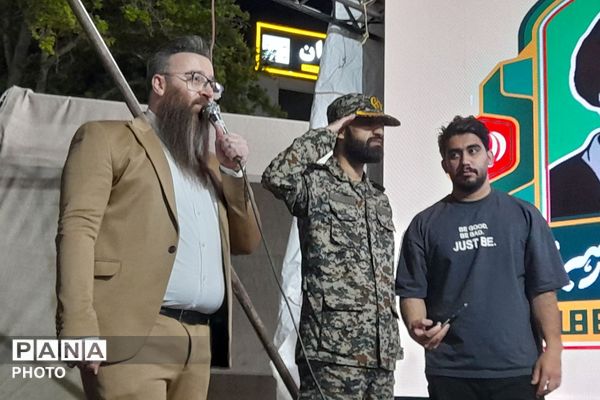عقد دو زوج ورامینی در میدان امام خمینی ورامین در سالروز ازدواج حضرت علی(ع) و حضرت فاطمه (س)