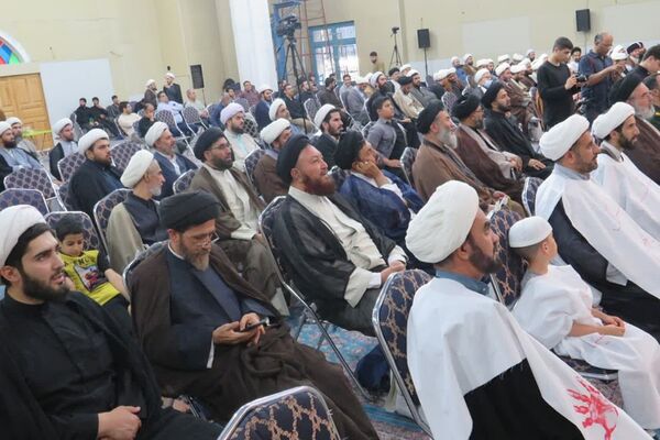  پیشوا در شب وداع؛ عالمان دینی و مسئولان با امام خویش پیمان دوباره بستند