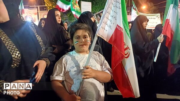 حضور پرصلابت مردم کوهدشت در اجتماع شبانه جلوه‌ای از همبستگی و بصیرت