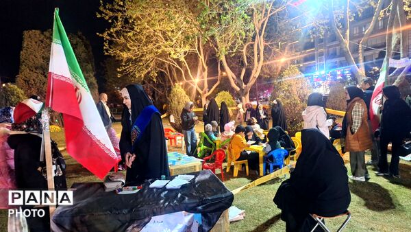 گذری بر اجتماعات شبانه میدان ولیعصر الهیه مشهد