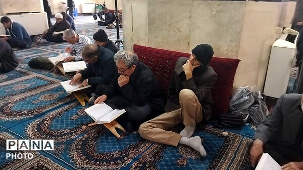محفل انس باقرآن به یاد شهید آیت الله خامنه ای در نیشابور 