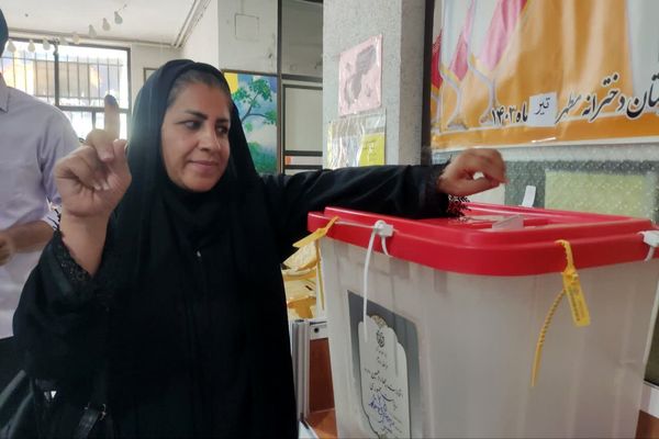 مردم شیراز پای کار ایران و وطنشان